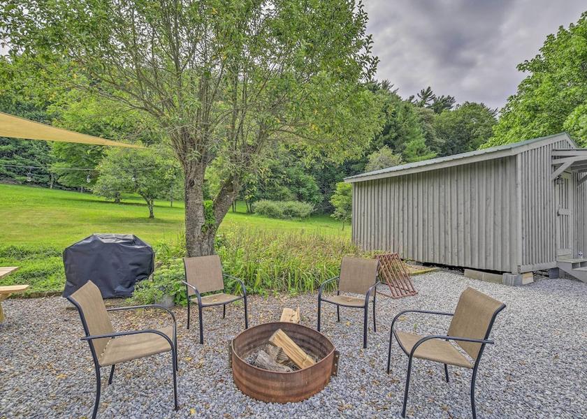 Virginia Damascus Interior Entrance