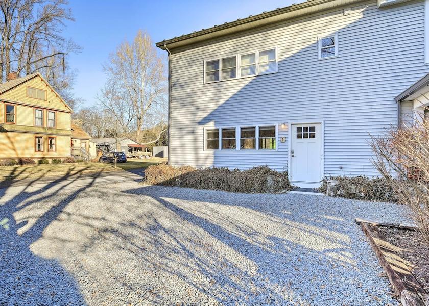 Virginia Damascus Interior Entrance