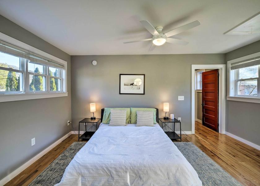 Virginia Damascus Interior Entrance