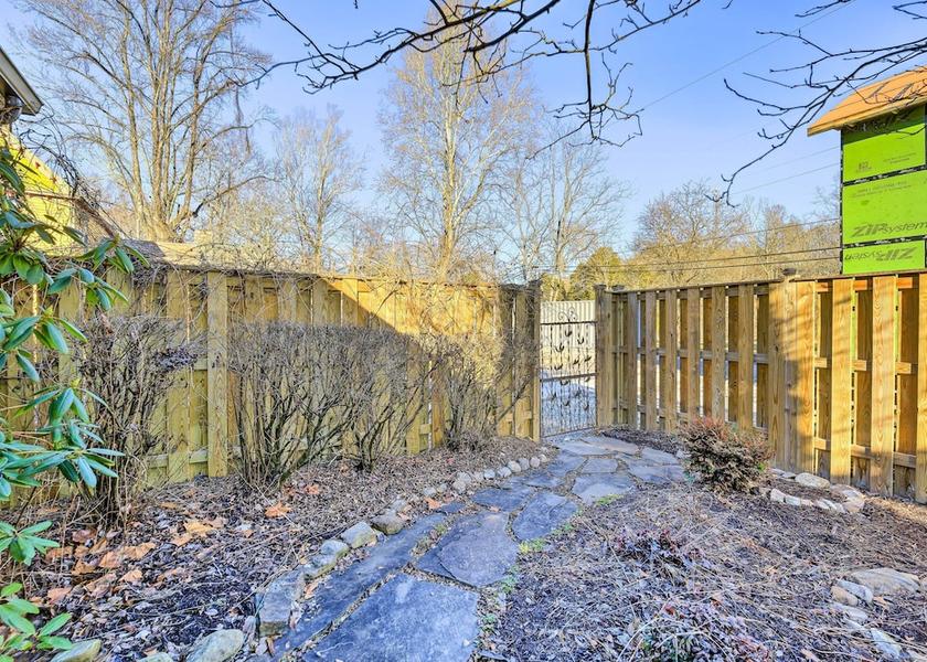 Virginia Damascus Interior Entrance