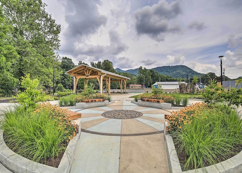 Virginia Damascus Interior Entrance