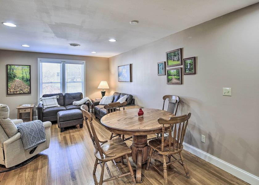 Virginia Damascus Interior Entrance