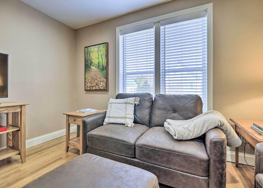 Virginia Damascus Interior Entrance