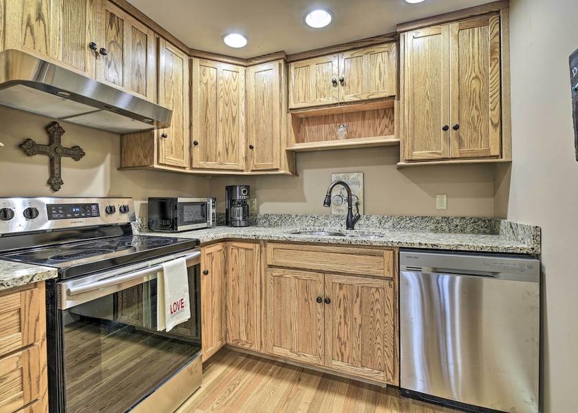 Virginia Damascus Interior Entrance