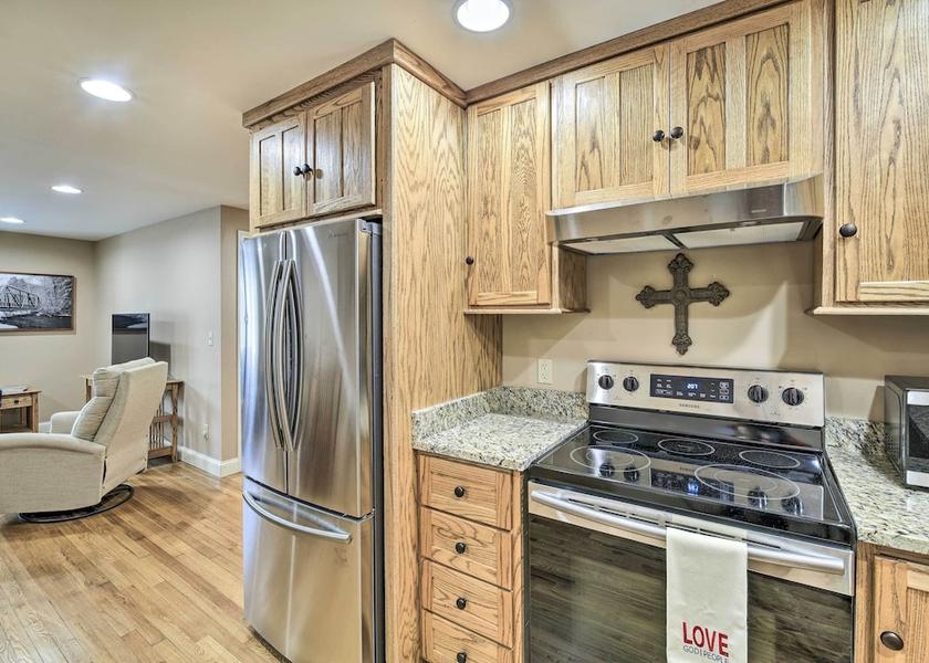 Virginia Damascus Interior Entrance