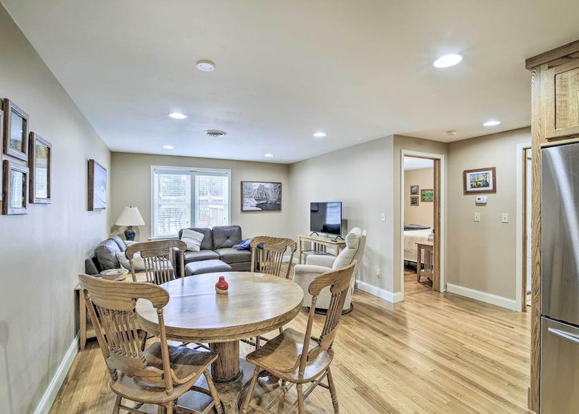 Virginia Damascus Interior Entrance