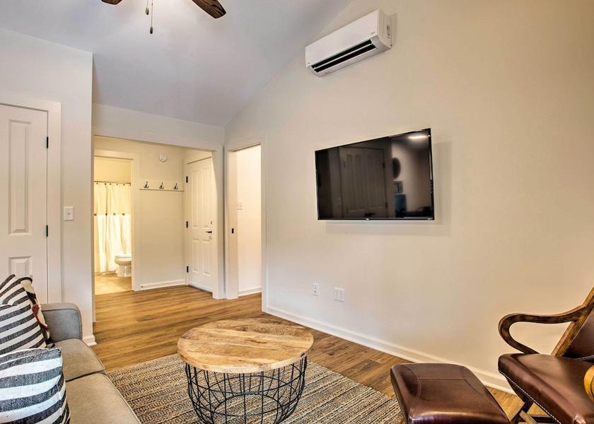 North Carolina Saluda Interior Entrance