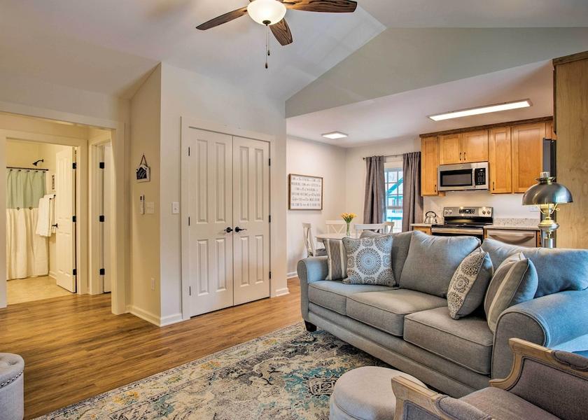 North Carolina Saluda Interior Entrance