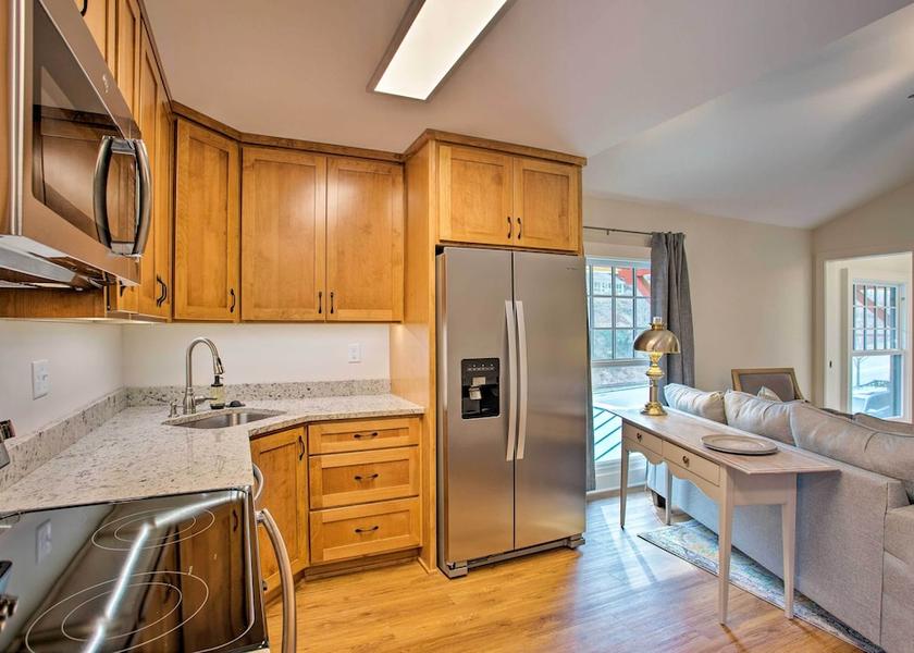 North Carolina Saluda Interior Entrance