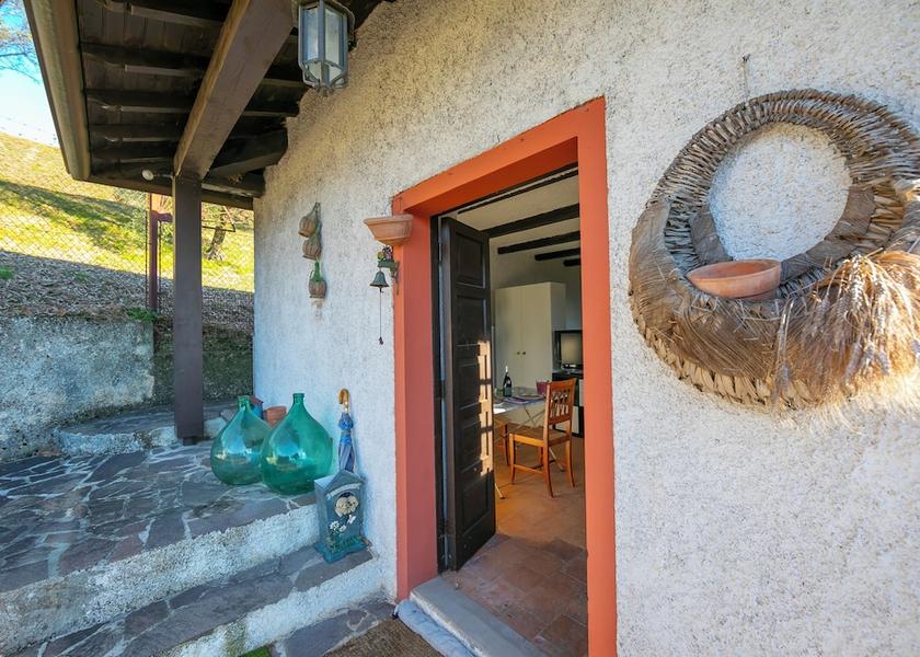 Lombardy Roe Volciano Outdoor Dining