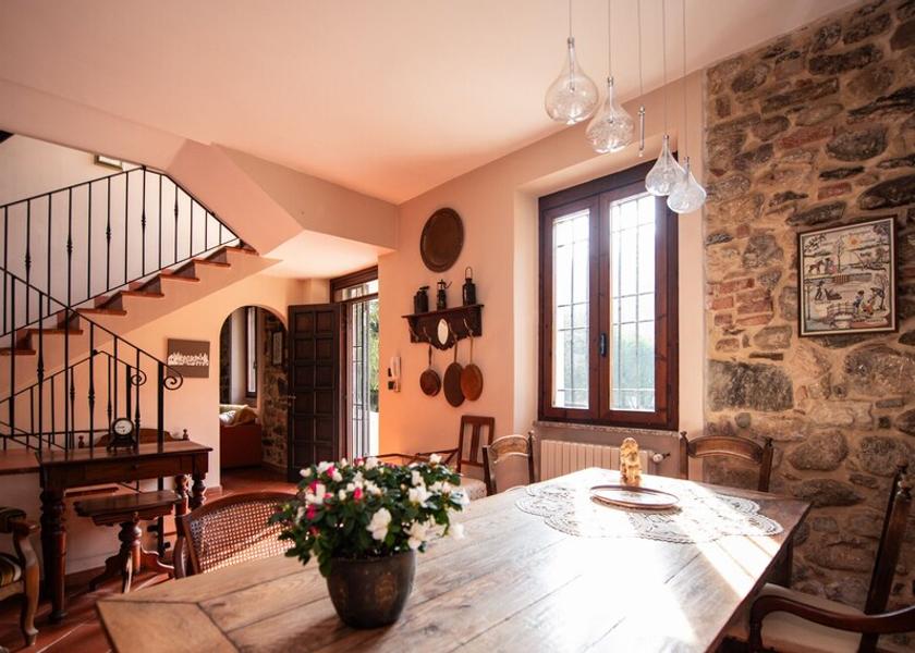 Lombardy Roe Volciano In-Room Dining