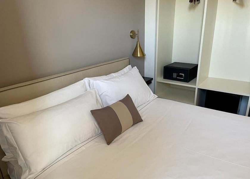 Lombardy Laveno Mombello Room