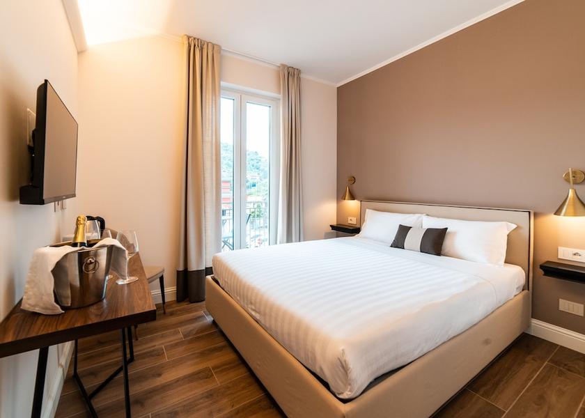 Lombardy Laveno Mombello Room
