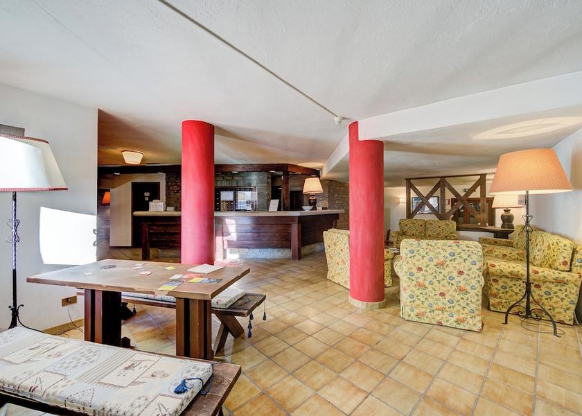 Piedmont Sauze di Cesana Lobby