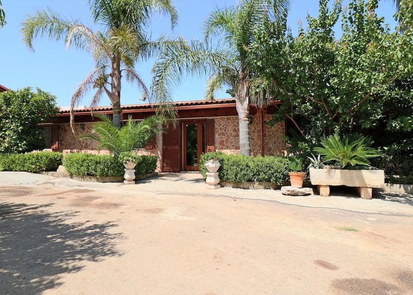 Puglia Racale Exterior Detail