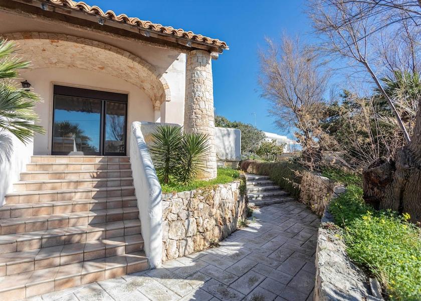 Puglia Racale Entrance