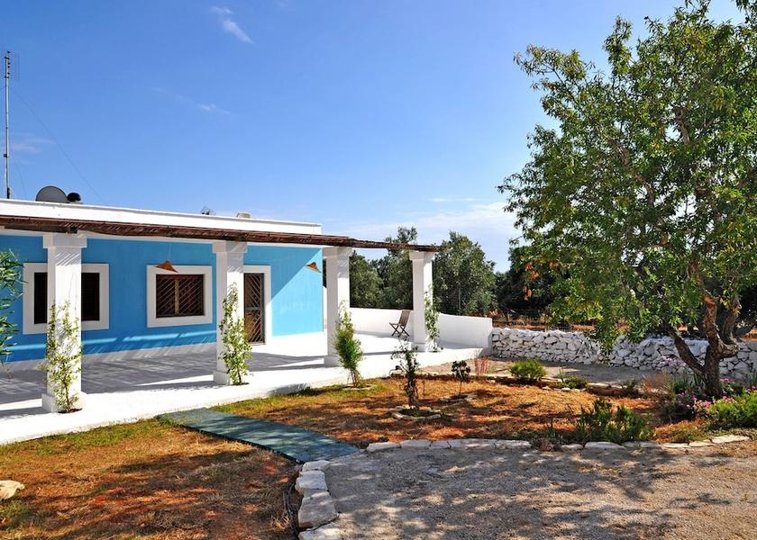 Puglia Racale Courtyard