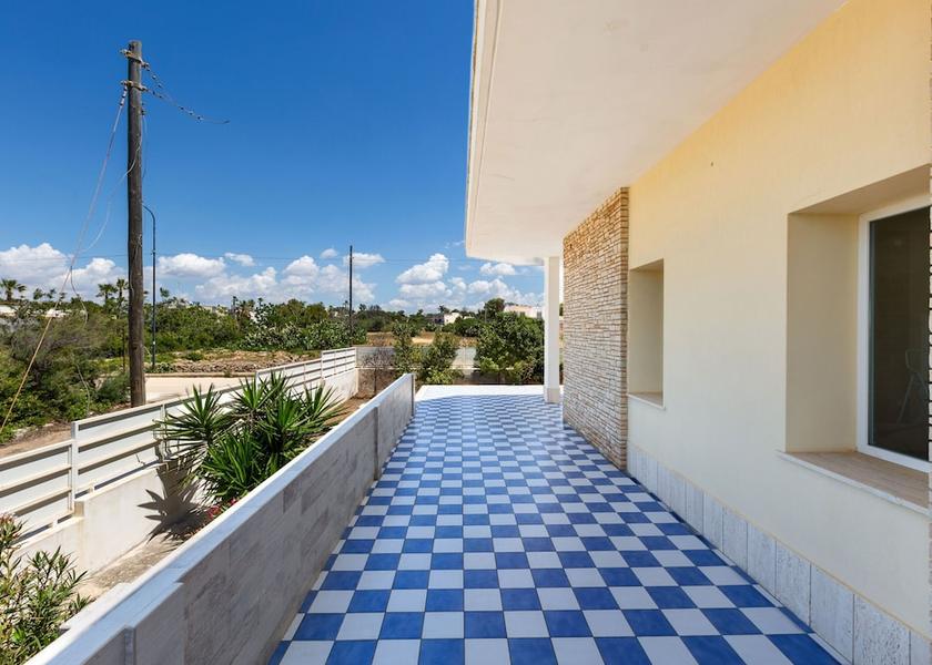 Puglia Racale Facade