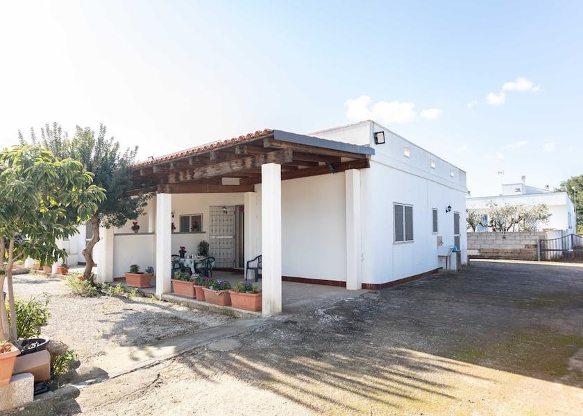 Puglia Racale Exterior Detail