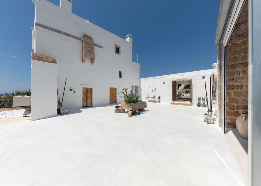 Puglia Racale Entrance