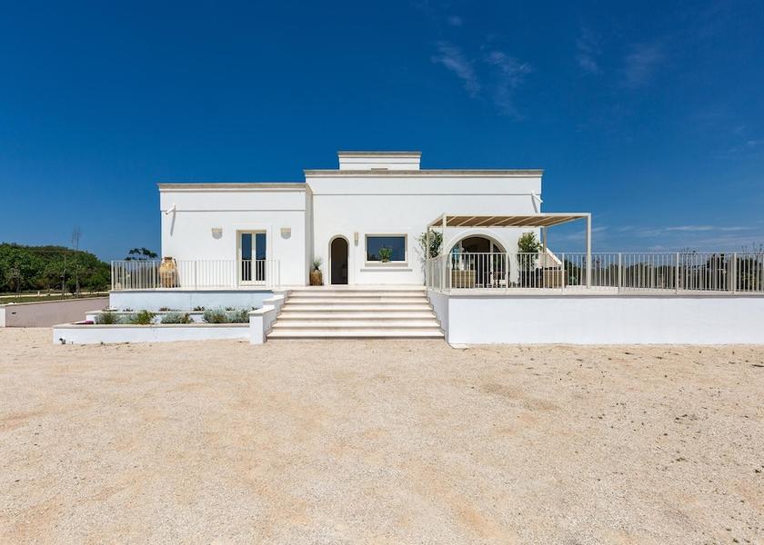 Puglia Alezio Exterior Detail