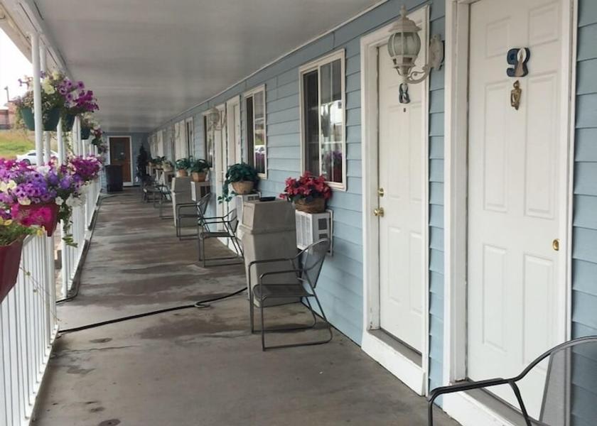 Montana Browning Exterior Detail