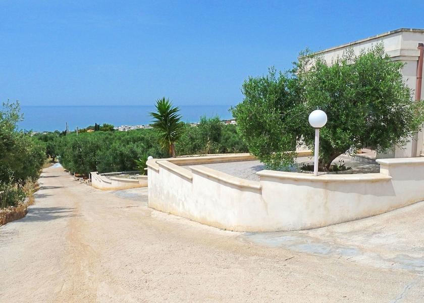 Puglia Morciano di Leuca Facade