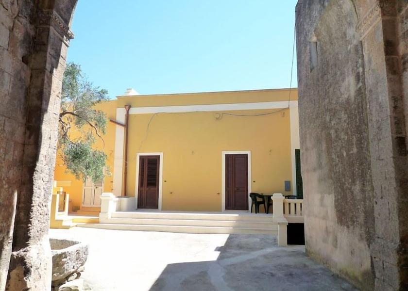 Puglia Morciano di Leuca Exterior Detail