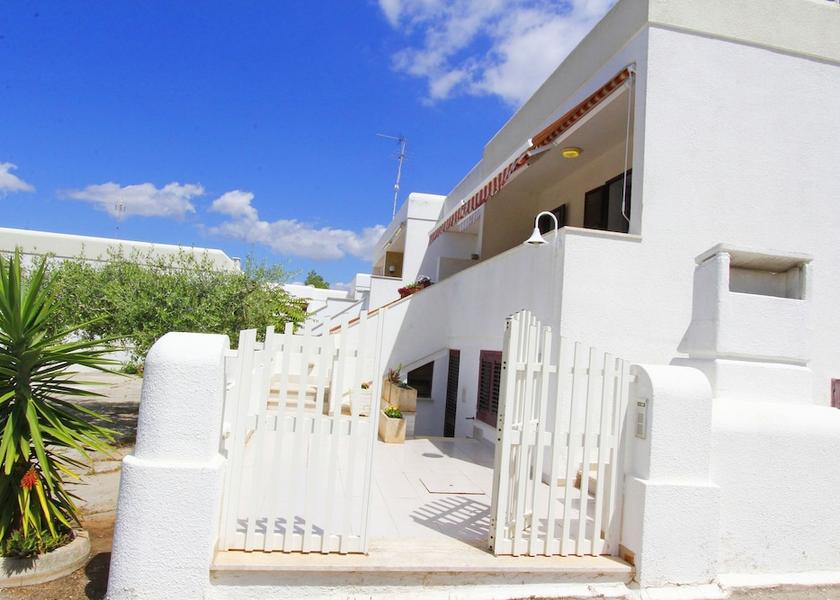 Puglia Morciano di Leuca Exterior Detail