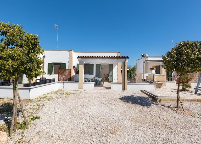 Puglia Morciano di Leuca Exterior Detail