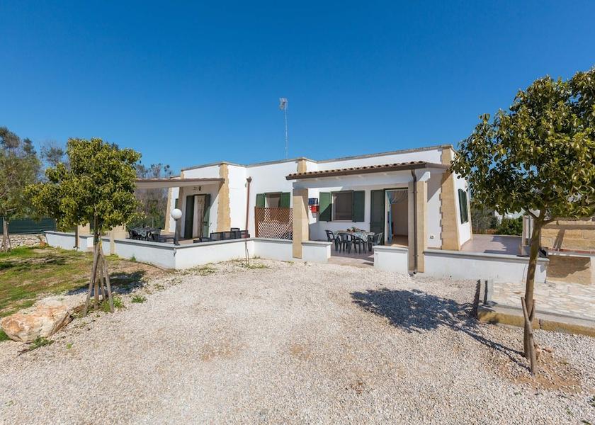 Puglia Morciano di Leuca Exterior Detail