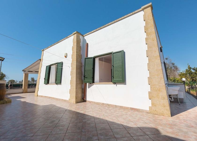 Puglia Morciano di Leuca Exterior Detail