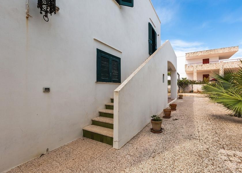 Puglia Morciano di Leuca Exterior Detail