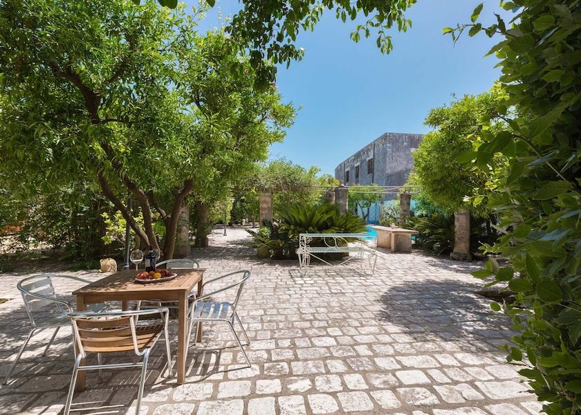 Puglia Ortelle Property Grounds