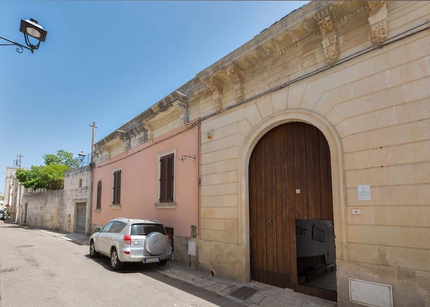 Puglia Ortelle Exterior Detail