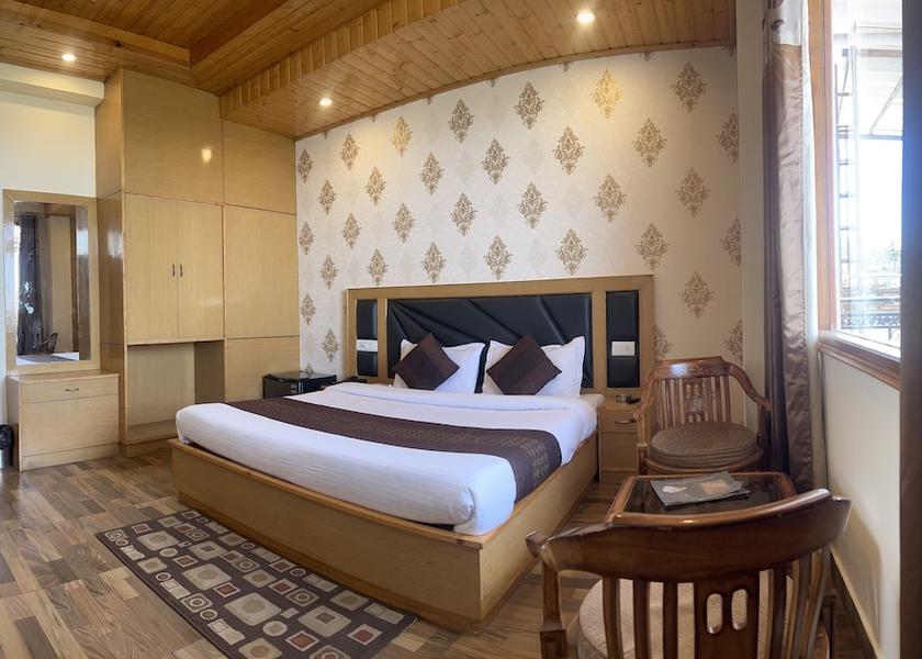 Himachal Pradesh Chail Room
