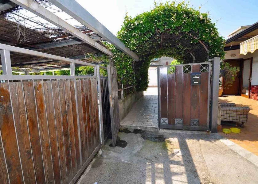 Campania Capaccio-Paestum Exterior Detail