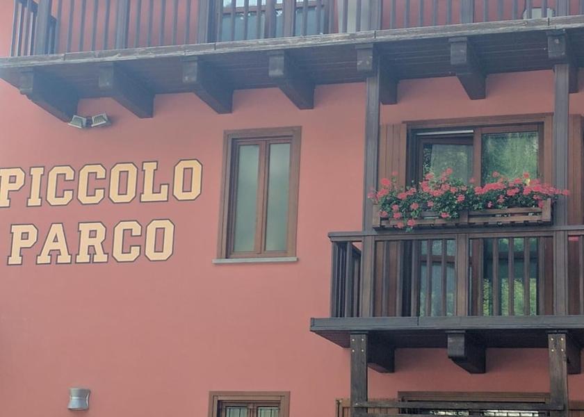 Piedmont Limone Piemonte Exterior Detail