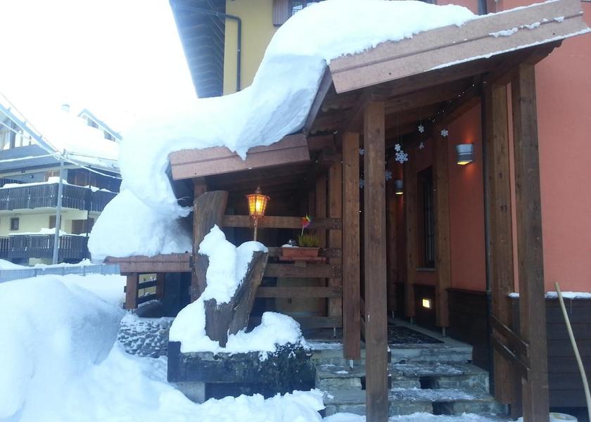 Piedmont Limone Piemonte Exterior Detail
