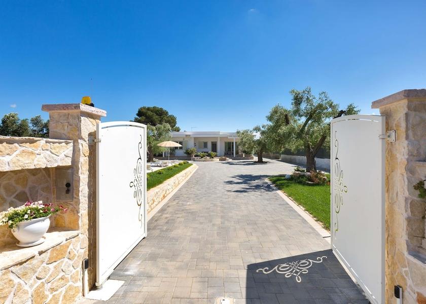 Puglia San Vito dei Normanni Entrance