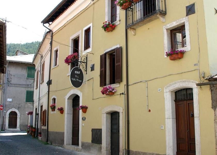 Abruzzo Pescasseroli Exterior Detail