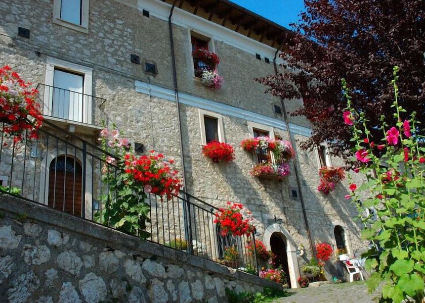 Abruzzo Pescasseroli Exterior Detail