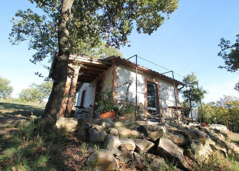 Lazio Bolsena Exterior Detail