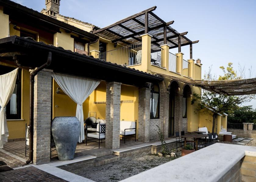 Marche Ripatransone Exterior Detail