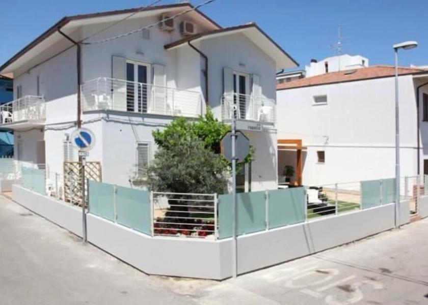 Abruzzo Martinsicuro Exterior Detail