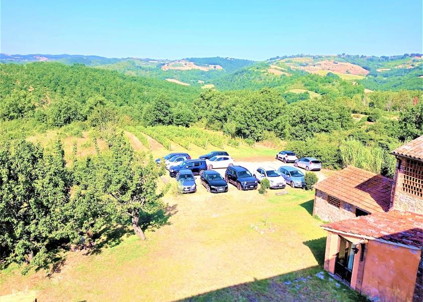 Umbria Monte Castello di Vibio Parking