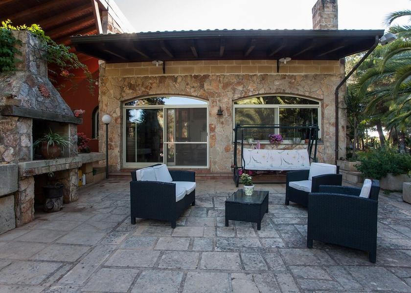 Puglia Tuglie Exterior Detail