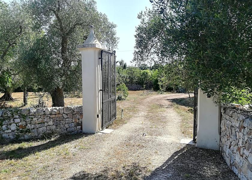 Puglia Ceglie Messapica Entrance