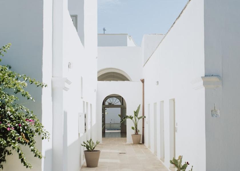 Puglia Taviano Hallway