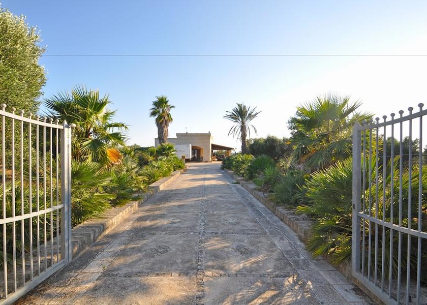 Puglia Taviano Entrance